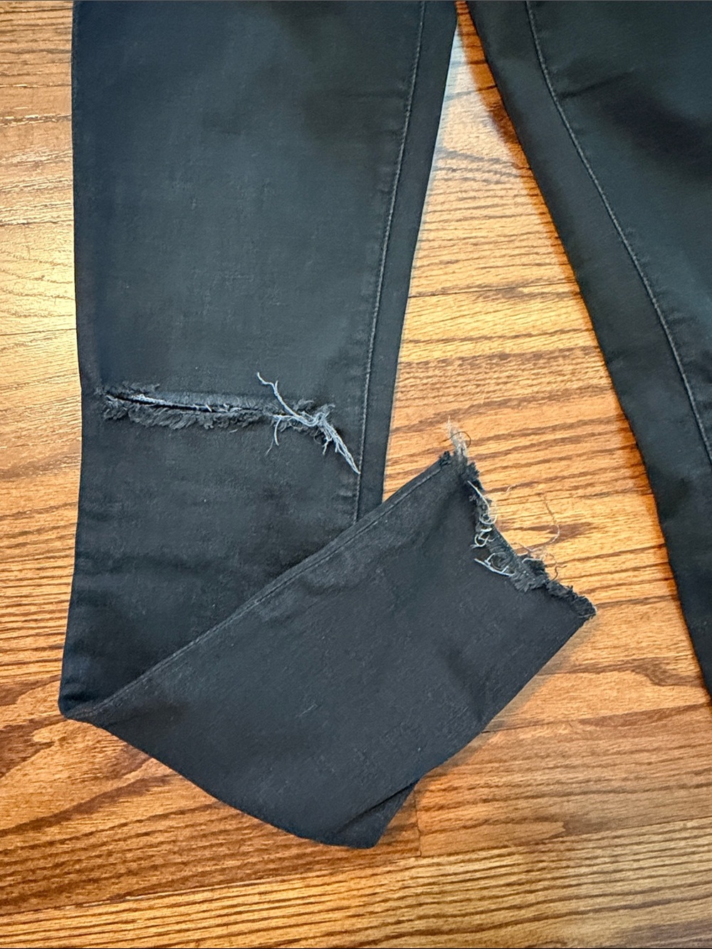Frame Denim Le Skinny de Jeanne - Black distressed jeans - Picture 4 of 4